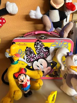 DISNEY’S MICKEY & MINNIE MOUSE, PLUTO, DONALD & DAISEY DUCK ITEMS
