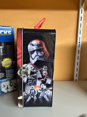STAR WARS COLLECTIBLES