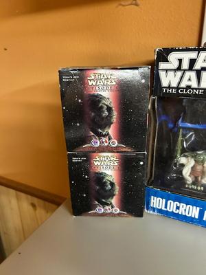 STAR WARS COLLECTIBLES