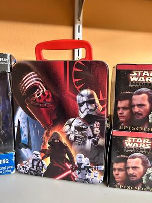 STAR WARS COLLECTIBLES