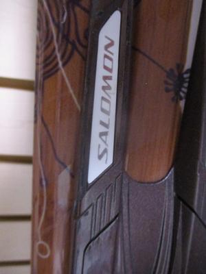 Woman's Stance Diamond 159 Salomon Smartrack Skis With Poles