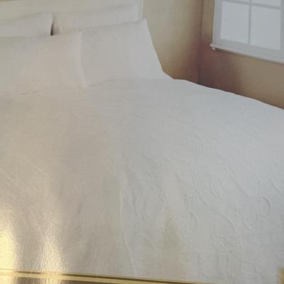 Brand New King Size Bedding by Mary Jane’s Farm & More (PB-HS)