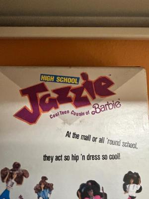1988 COOL TEEN COUSIN OF BARBIES JAZZIE CHELSEA, DRINK CUPS , LUNCH BOX AND MORE