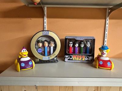 ELIVIS AND KISS COLLECTIBLE PEZ TINS & DINO AND BOZO PEZ CARS