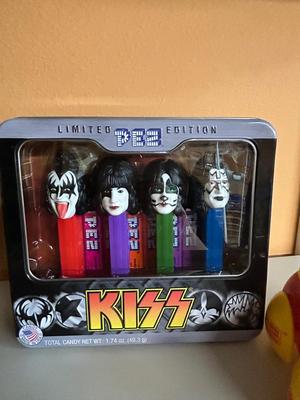 ELIVIS AND KISS COLLECTIBLE PEZ TINS & DINO AND BOZO PEZ CARS