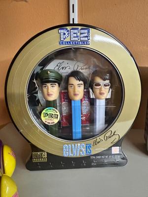 ELIVIS AND KISS COLLECTIBLE PEZ TINS & DINO AND BOZO PEZ CARS