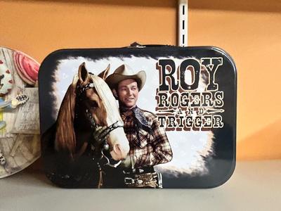 ROY ROGERS COLLECTIBLE LUNCH BOXES AND COWGIRL BETTY BOOP COLLECTIBLE PLATE