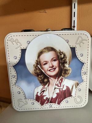 ROY ROGERS COLLECTIBLE LUNCH BOXES AND COWGIRL BETTY BOOP COLLECTIBLE PLATE