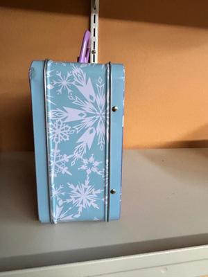 EDWARD SCISSOR HANDS, HIGH SCHOOL MUSICAL, & FROZEN LUNCH BOXES