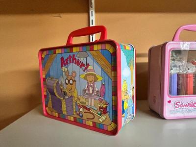 DORA THE EXPLORER, ARTHUR LJNCH TINS AND HELLO KITTY PEZ TIN