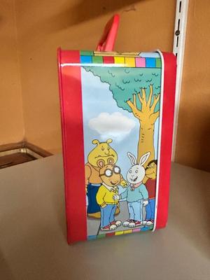 DORA THE EXPLORER, ARTHUR LJNCH TINS AND HELLO KITTY PEZ TIN
