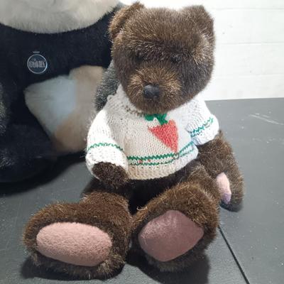 LOT 40: Gund Collectors Classic Panda Bear, Gund Collectors Classic Brown Bear, J.J. Bean Teddy Bear & More