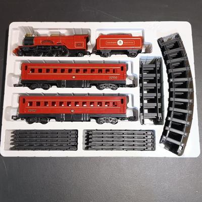 LOT 41: Lionel Trains Harry Potter Hogwarts Express 28-Pc Train Set