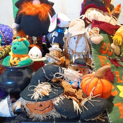 LOT 42: Large Halloween & Autumn Decor Lot