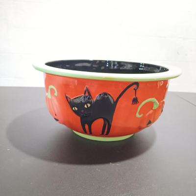 LOT 42: Large Halloween & Autumn Decor Lot