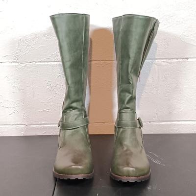 LOT 45: Women's Size 11 DolceVita Orelia Ankle Boots, Size 11 EasyStreet Slip Resistant Boots & Mid-Calf Sz 10.5" Faux...