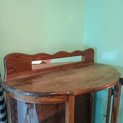 LOT 46: Vintage Curved Glass Curio Cabinet