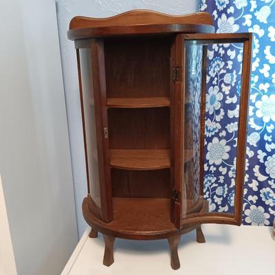 LOT 142: Miniature Curved Glass Curio Cabinet with Tiny German Steins