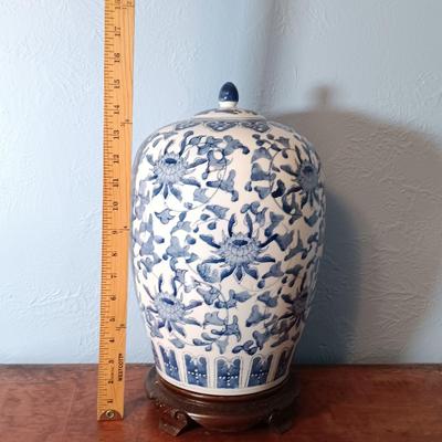 LOT 149: Blue and White Porcelain Chinese Melon Jar with Wood Base