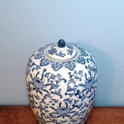 LOT 149: Blue and White Porcelain Chinese Melon Jar with Wood Base