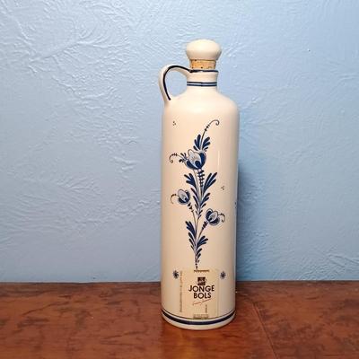 LOT 151: Delft Blue Distel House Ashtray, Delft Toothpicker Holder, Delft Bottle Made for Bols Royal Distilleries & More