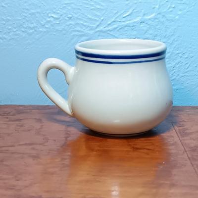 LOT 151: Delft Blue Distel House Ashtray, Delft Toothpicker Holder, Delft Bottle Made for Bols Royal Distilleries & More
