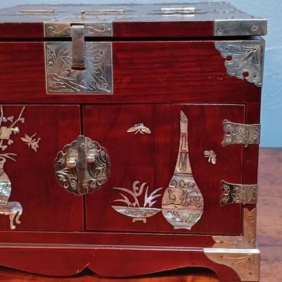 LOT 157: Vintage Chinese Lacquer Vanity Box with Mother of Pearl Inlay and Floral Etched Silver-Tone Fixtures
