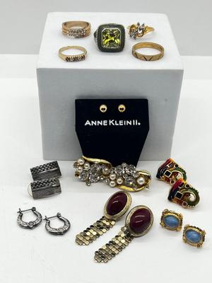 LOT 201J: Vintage Pierced Earrings and Rings