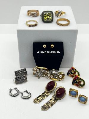 LOT 201J: Vintage Pierced Earrings and Rings