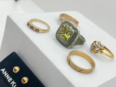 LOT 201J: Vintage Pierced Earrings and Rings