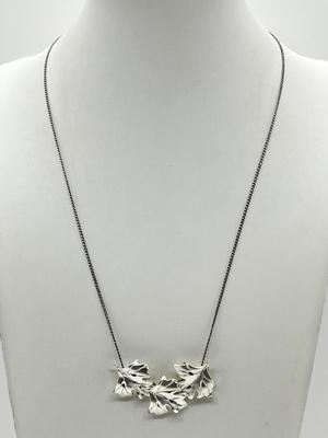 LOT 255J: Lind Sterling Leaf Pendant Necklace - 7.1 Grams - 18"