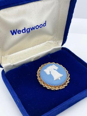 LOT 269J: 12K Gold Filled Wedgwood Liberty Bell Brooch/Pendant