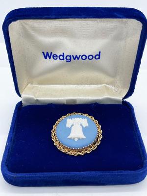 LOT 269J: 12K Gold Filled Wedgwood Liberty Bell Brooch/Pendant