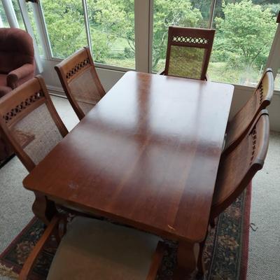 Pottery Barn Dining Table w/ Cane Back Chairs (SR-BBL)