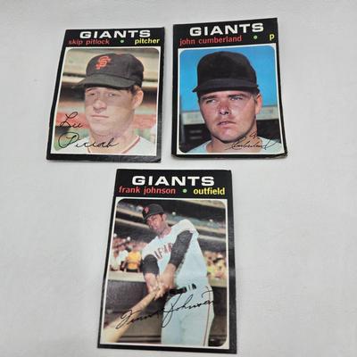 LOT 3K: Vintage Ajax Hard Plastic Baseball Players and Vintage Baseball Cards