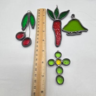 LOT 12K: Vintage L.E. smith Heritage Deviled Egg Plate and Multiple Stained Glass Pieces