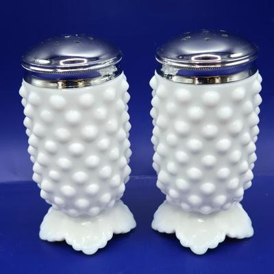 LOT 22K: Vintage Fenton Milk Glass Hobnail Pieces and More
