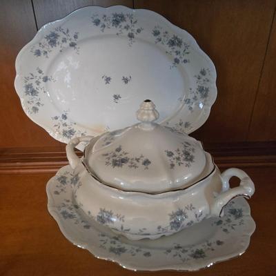 LOT 46D: Complete Set of 12 Johann Haviland Bavaria Germany Blue Garland China Including Service Ware