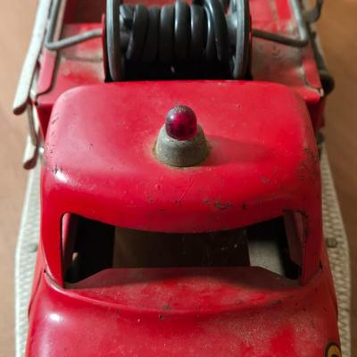 LOT 51M: Vintage Die-cast Tonka Red Fire Truck No. 5