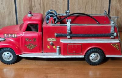 LOT 51M: Vintage Die-cast Tonka Red Fire Truck No. 5
