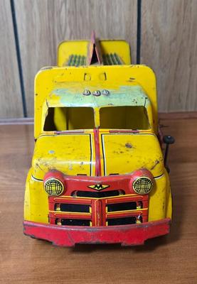 LOT 53M: Vintage Marx Lumar Coca-Cola Delivery Truck No.22