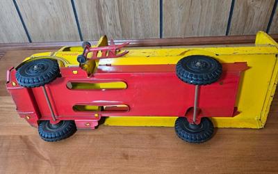 LOT 53M: Vintage Marx Lumar Coca-Cola Delivery Truck No.22