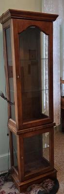 LOT 63L: Lighted Curio Cabinet
