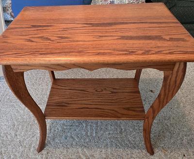 LOT 64L: Vizio TV with Remote and Wooden Table