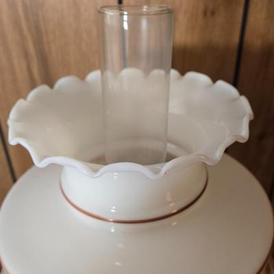 LOT 65L: Vintage Quoizel Table Lamp