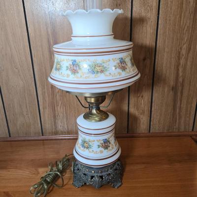 LOT 65L: Vintage Quoizel Table Lamp