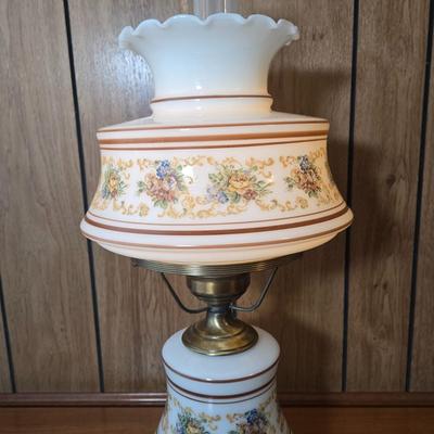 LOT 65L: Vintage Quoizel Table Lamp