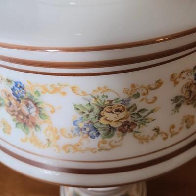 LOT 65L: Vintage Quoizel Table Lamp