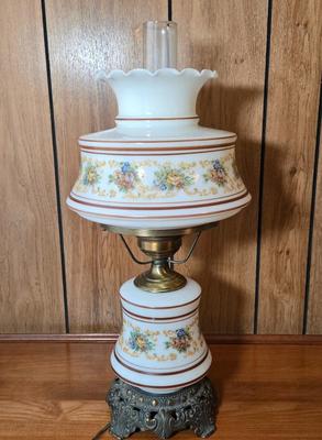 LOT 65L: Vintage Quoizel Table Lamp