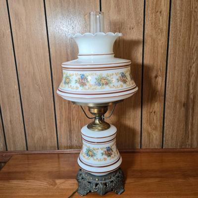 LOT 65L: Vintage Quoizel Table Lamp
